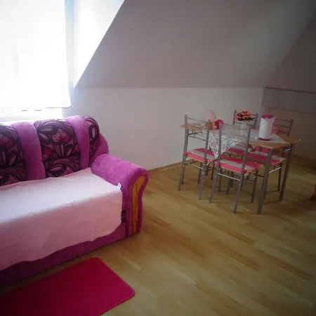 Dom Sandi ホームステイ *